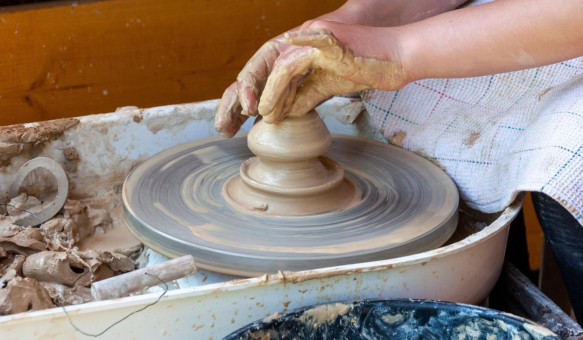Choosing a Stoneware Clay for Everyday Pots